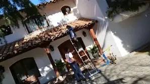 Mantención de techo de teja chilena en Lo Barnechea