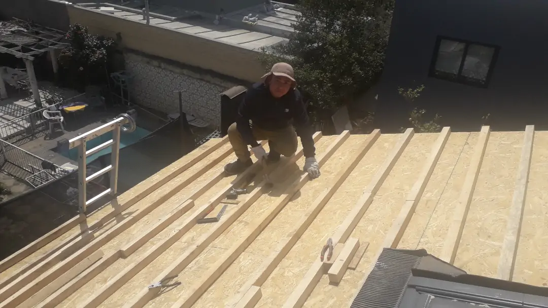 Cambio de techo en vivienda de Las Condes con nueva techumbre instalada